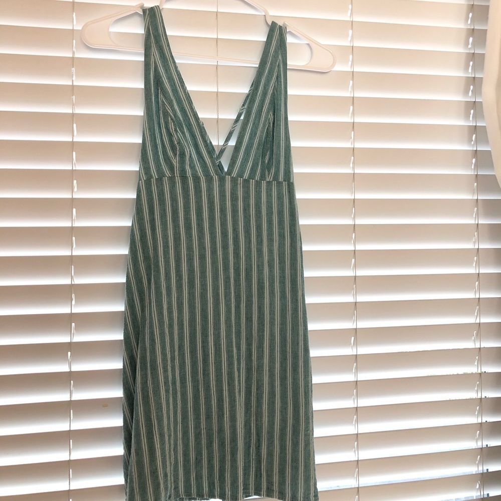 URBAN OUTFITTERS deep v neck dress